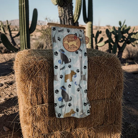 Dog * WOOF* Plush Throw Blanket - Picture 7 of 8